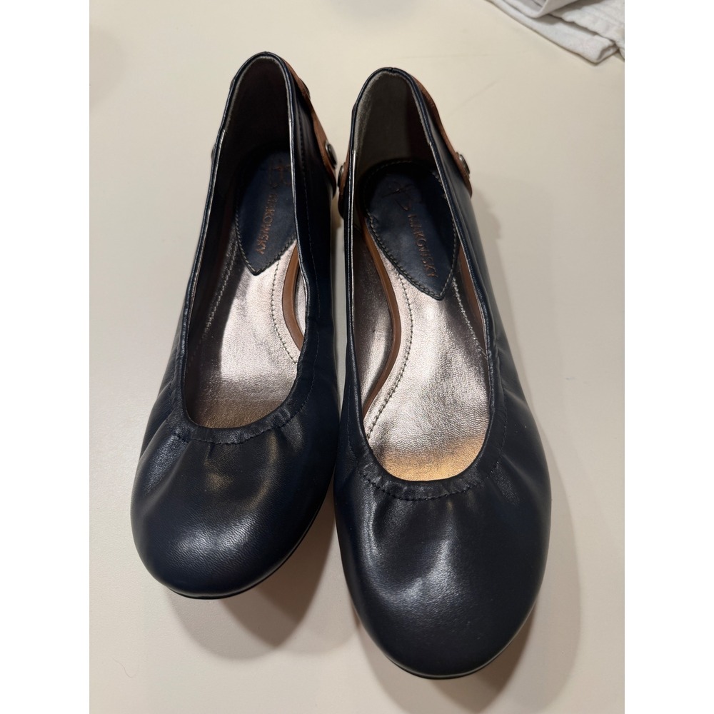 B. Makowsky Navy Blue Leather Ballet Flats with Tan Studded Heel Accent 7.5 Wide